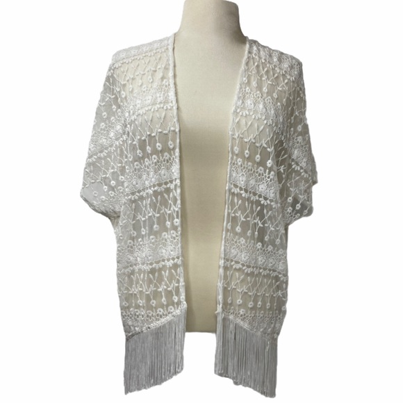 Fringe Kimono Wrap Cardigan White Knit Crochet Lace Gypsy Spell Boho Festival - Picture 12 of 13